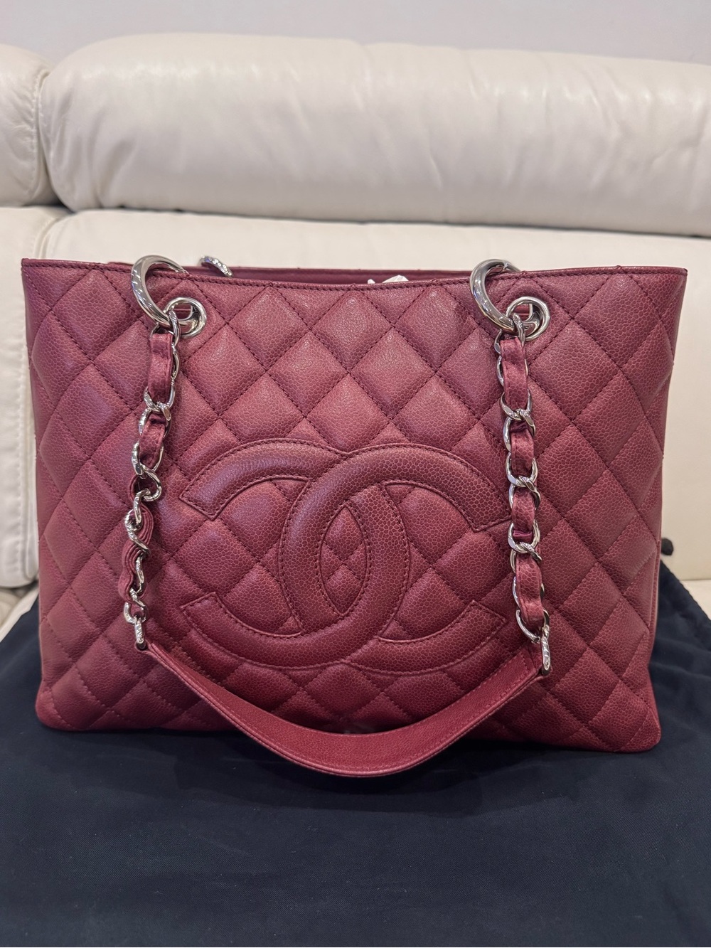 [Authentic] CHANEL Grand Shopping Tote(GST) in Burgundy Caviar Leather
